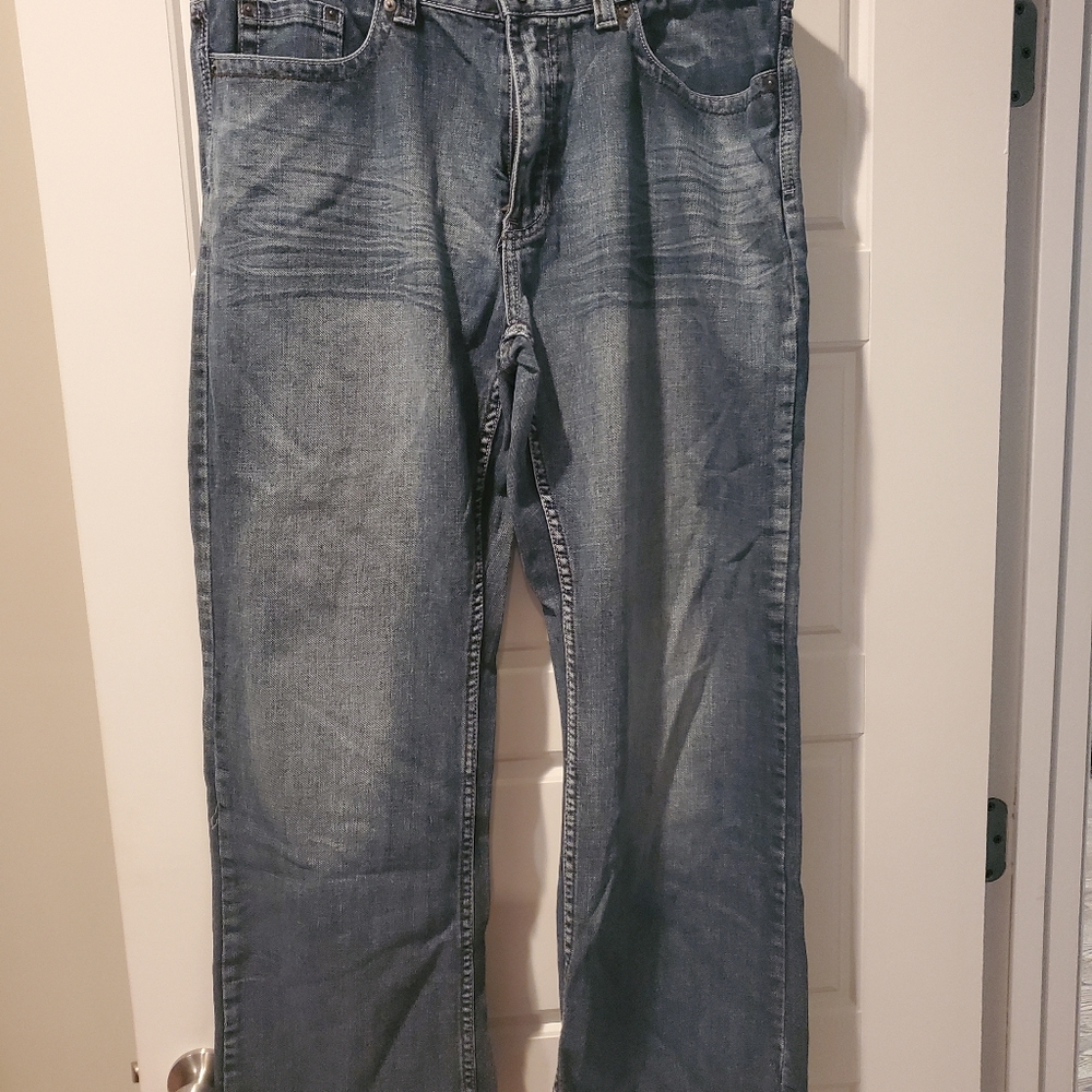 Men's 38/32 relaxed bootcut jeans